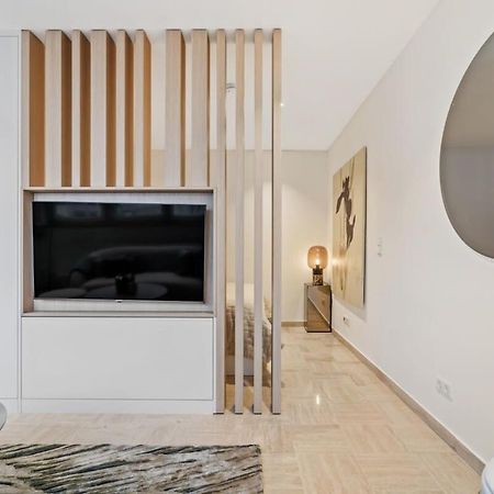 Modern Studio With King Bed, Walk To Attractions Luxembourg Exterior photo