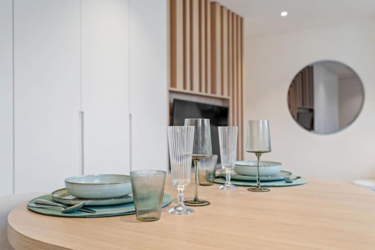 Modern Studio With King Bed, Walk To Attractions Luxembourg Exterior photo